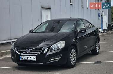 Седан Volvo S60 2012 в Львове