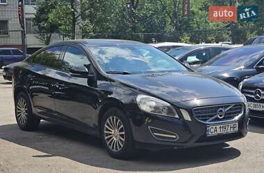Седан Volvo S60 2012 в 