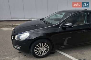 Седан Volvo S60 2012 в 