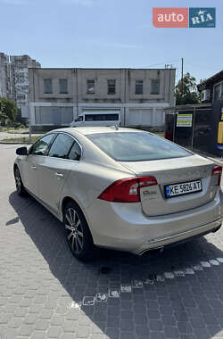 Седан Volvo S60 2016 в 