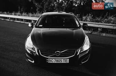 Седан Volvo S60 2012 в 