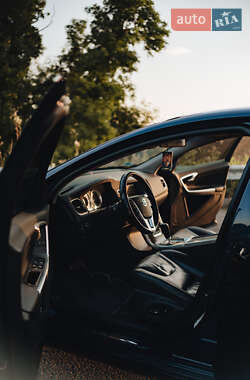 Седан Volvo S60 2012 в 