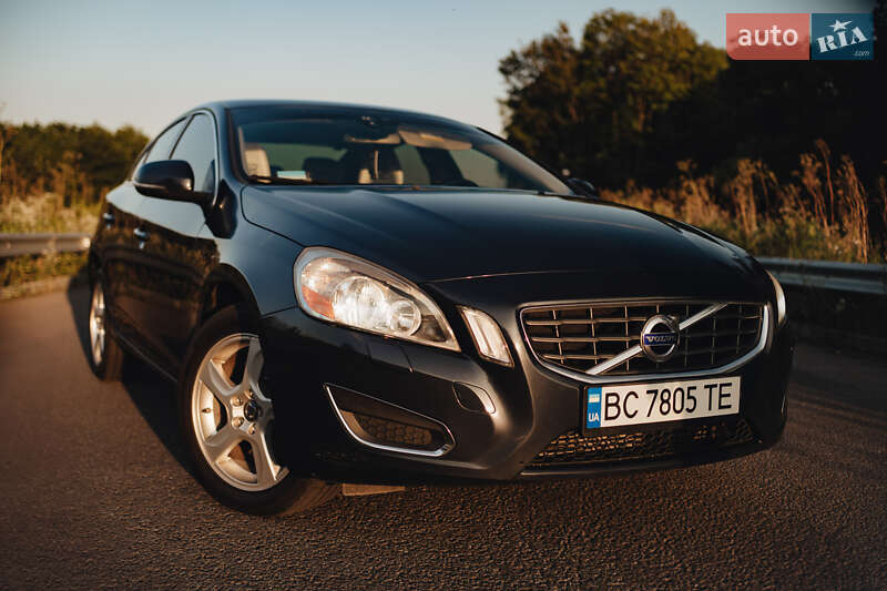 Седан Volvo S60 2012 в Ровно
