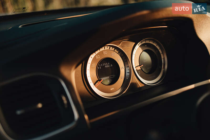 Седан Volvo S60 2012 в Ровно