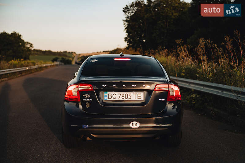 Седан Volvo S60 2012 в Ровно