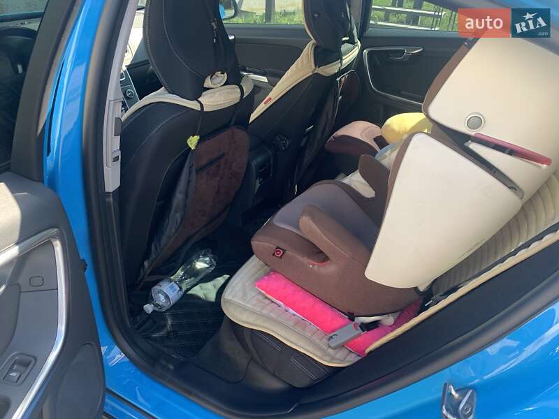 Седан Volvo S60 2013 в Кропивницькому