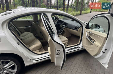 Седан Volvo S60 2013 в 