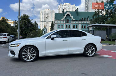 Седан Volvo S60 2020 в 