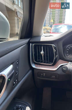 Седан Volvo S60 2020 в 