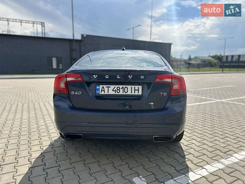 Седан Volvo S60 2014 в Ивано-Франковске