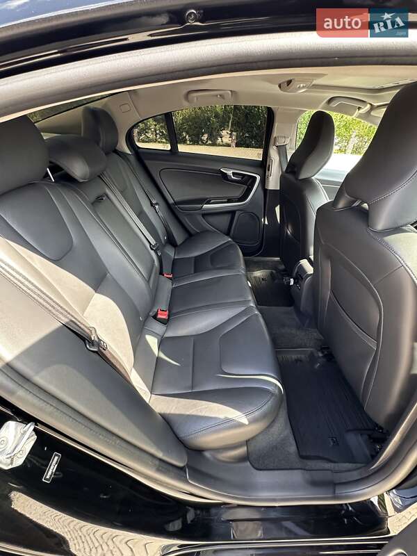 Седан Volvo S60 2014 в Тернополе
