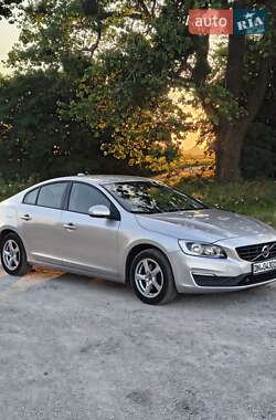 Седан Volvo S60 2016 в Радивилове