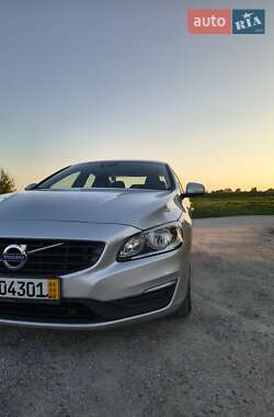 Седан Volvo S60 2016 в 