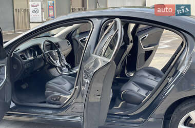 Седан Volvo S60 2016 в 