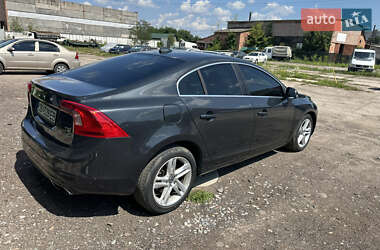 Седан Volvo S60 2013 в 