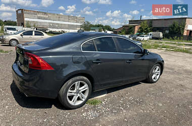 Седан Volvo S60 2013 в 