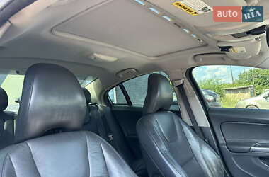 Седан Volvo S60 2013 в 