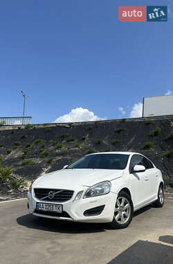 Седан Volvo S60 2011 в Києві
