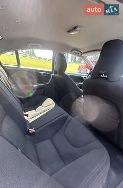 Седан Volvo S60 2011 в 