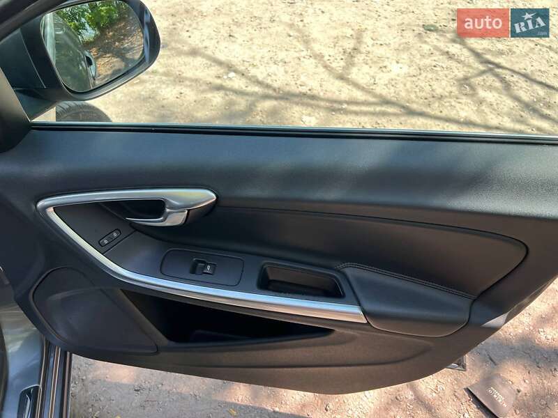 Седан Volvo S60 2016 в Днепре фото 10 Седан Volvo S60 2016 в Днепре