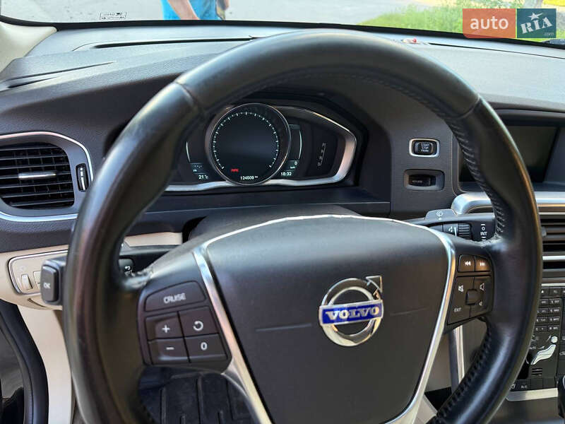 Седан Volvo S60 2013 в Виннице