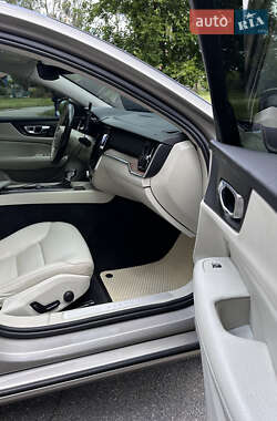 Седан Volvo S60 2020 в 