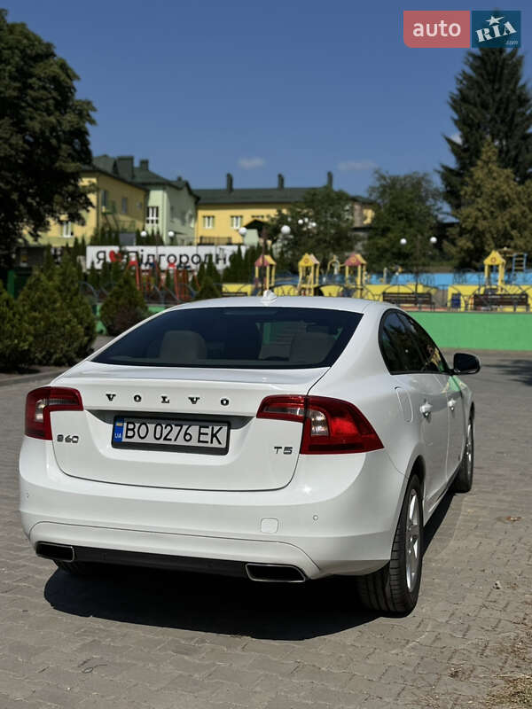 Седан Volvo S60 2015 в Тернополе