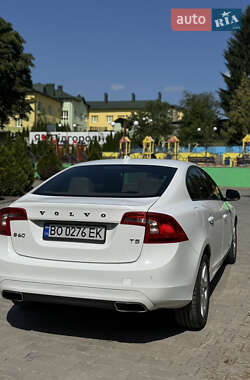 Седан Volvo S60 2015 в 