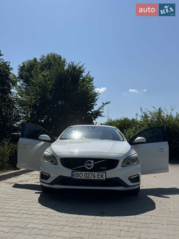 Седан Volvo S60 2015 в Тернополе