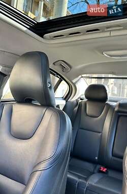 Седан Volvo S60 2015 в 