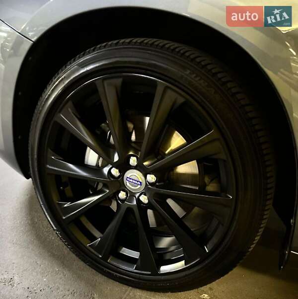 Седан Volvo S60 2015 в 