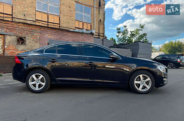 Седан Volvo S60 2015 в 