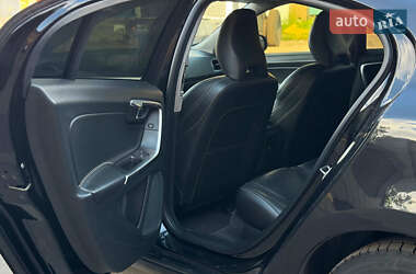 Седан Volvo S60 2015 в 