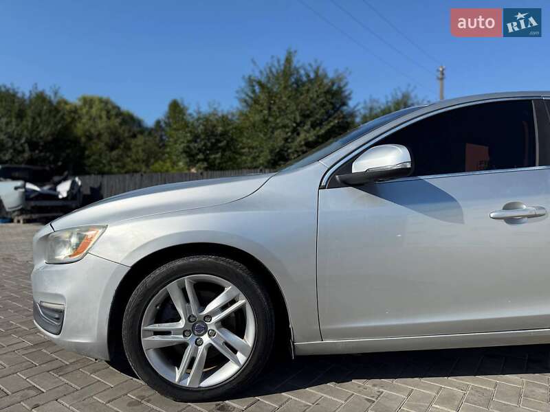 Седан Volvo S60 2015 в Луцке