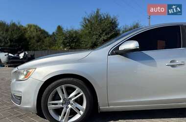 Седан Volvo S60 2015 в 