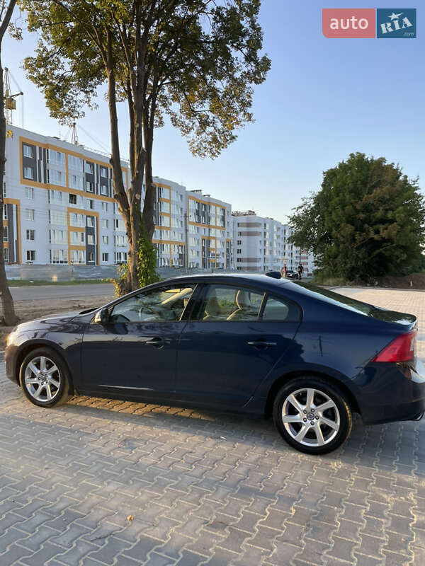 Седан Volvo S60 2015 в Виннице