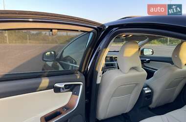 Седан Volvo S60 2015 в 