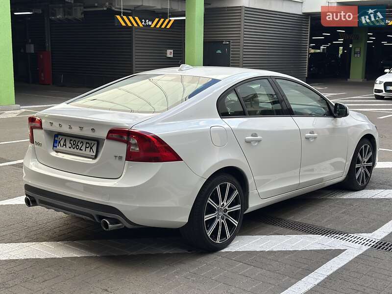 Седан Volvo S60 2017 в Киеве