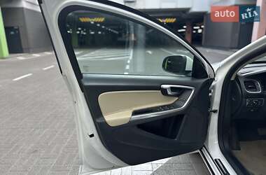 Седан Volvo S60 2017 в 