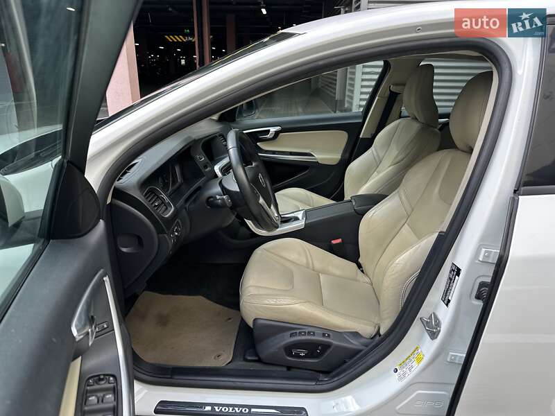 Седан Volvo S60 2017 в Киеве