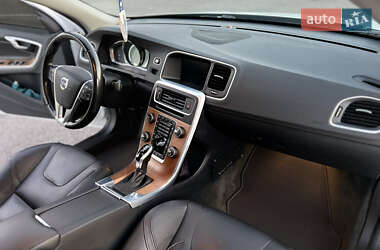 Седан Volvo S60 2015 в 