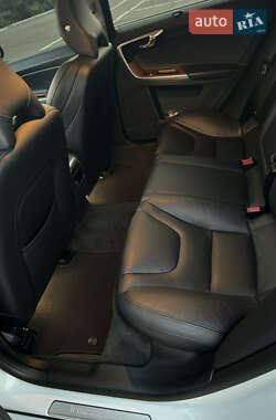Седан Volvo S60 2015 в 