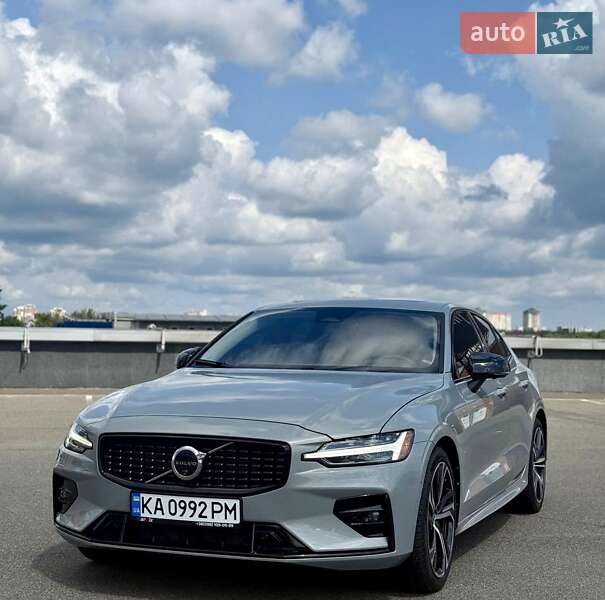 Седан Volvo S60 2023 в Киеве