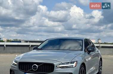 Седан Volvo S60 2023 в 