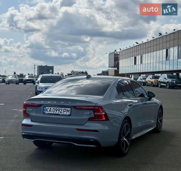 Седан Volvo S60 2023 в Киеве