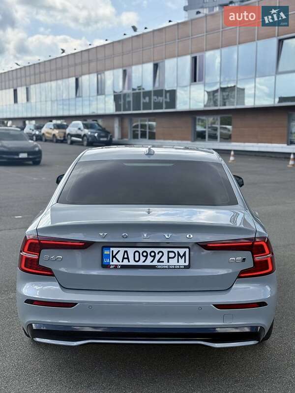 Седан Volvo S60 2023 в Киеве