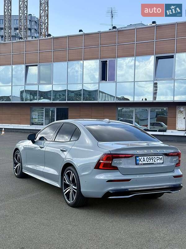 Седан Volvo S60 2023 в Киеве