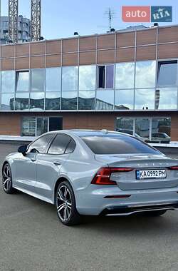 Седан Volvo S60 2023 в 