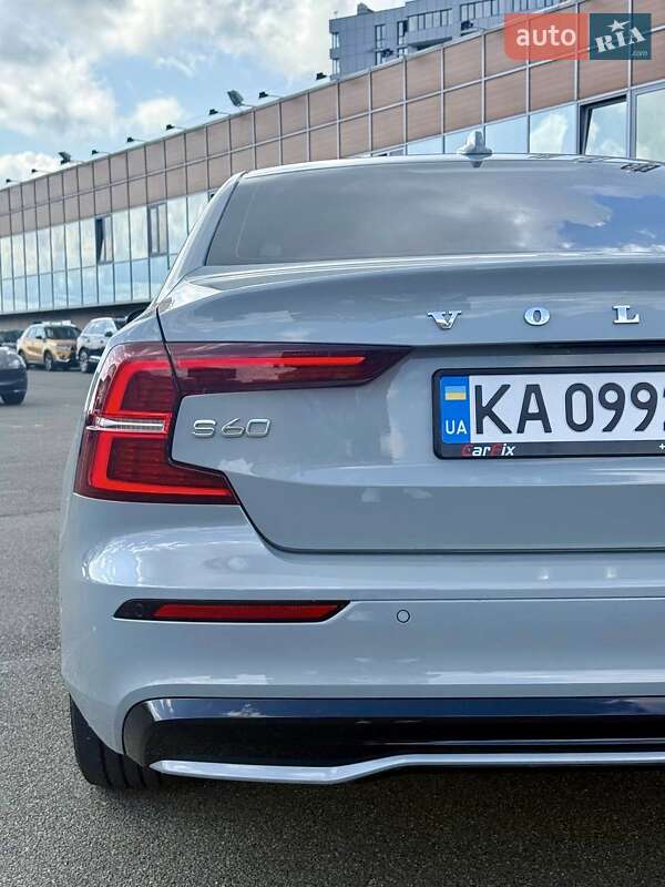 Седан Volvo S60 2023 в Киеве