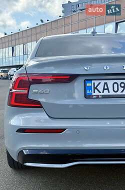 Седан Volvo S60 2023 в 
